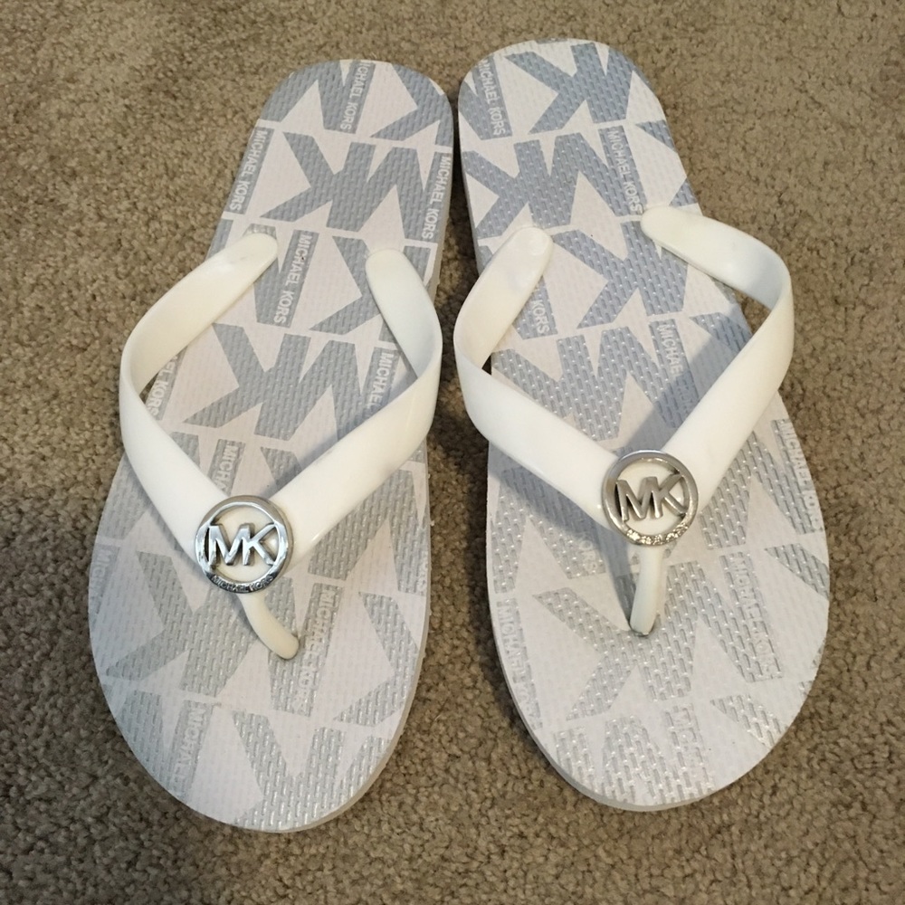 NEW Michael Kors flip flops sandals white silver